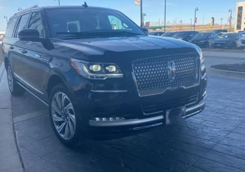 Black Lincoln Navigator front view