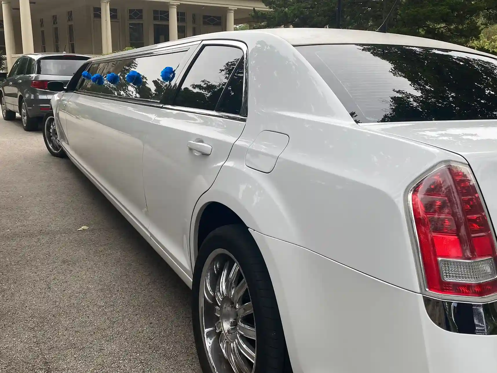 White limousine service