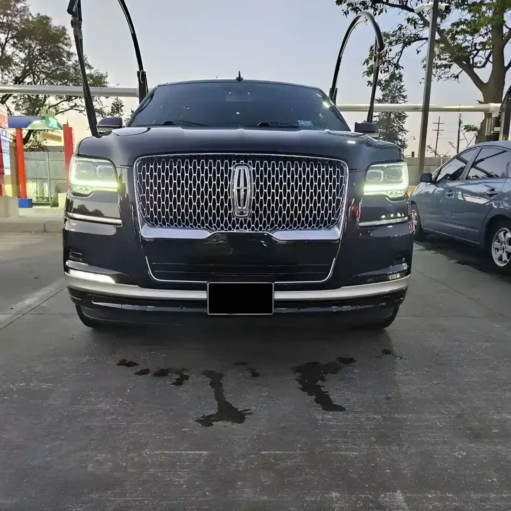 Luxury Lincoln Navigator