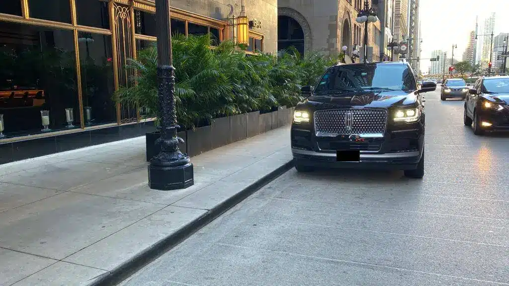 black lincoln navigator exterior